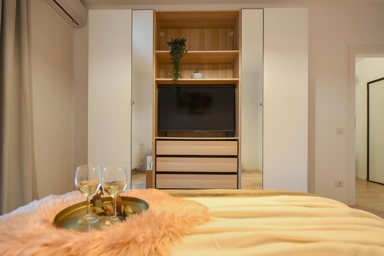 Appartement Vacation Feel - 2br With Terrace & Private Parking In Baneasa *
