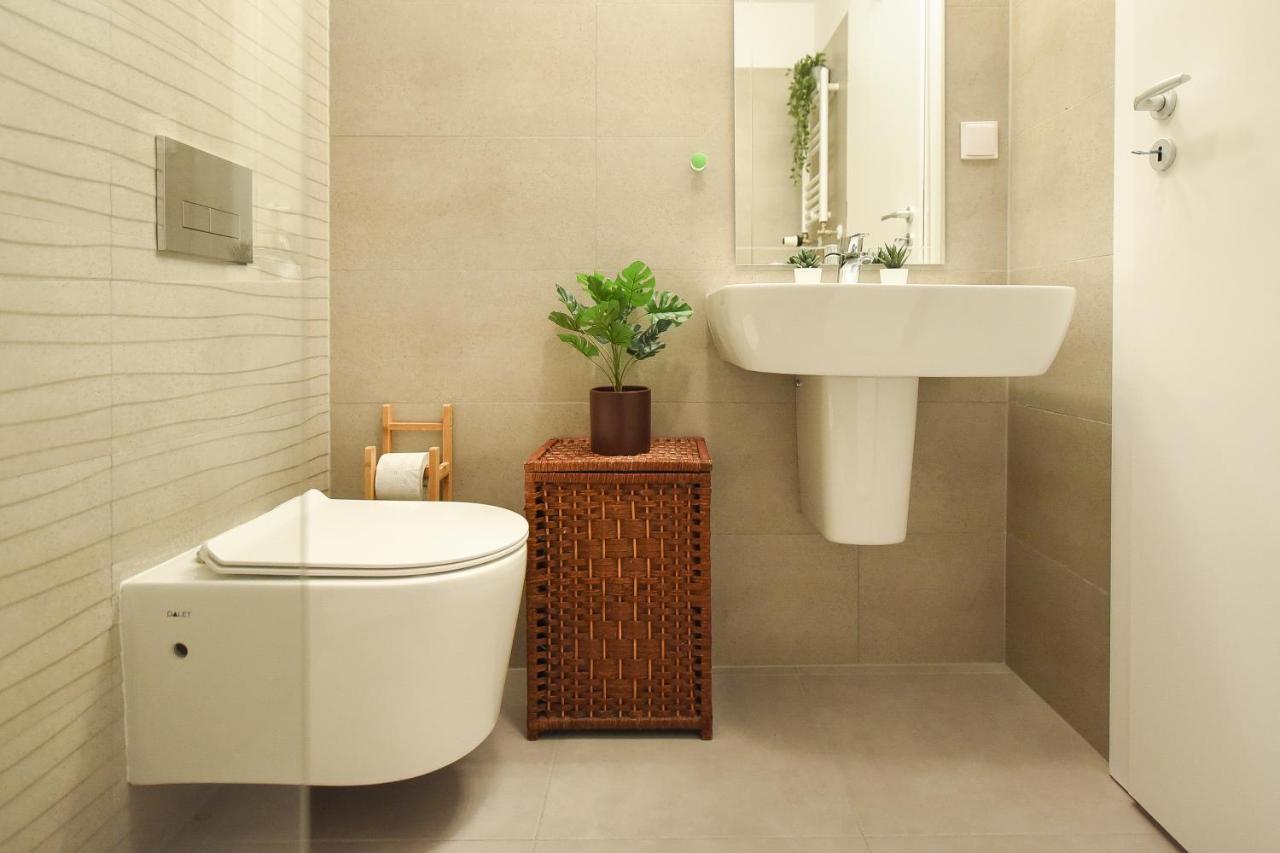 Vacation Feel - 2br With Terrace & Private Parking In Baneasa * Bucharest
